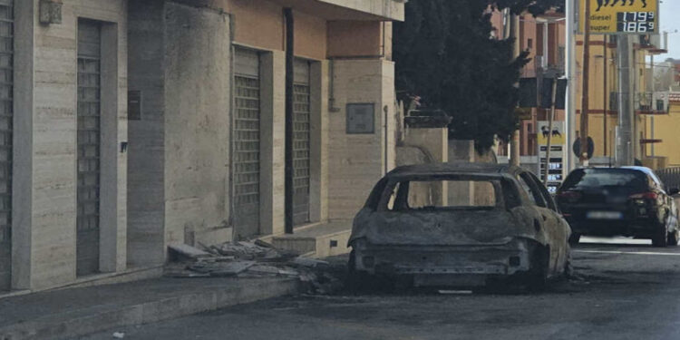 Pozzallo, 3 auto incendiate nella stessa via in meno di un mese