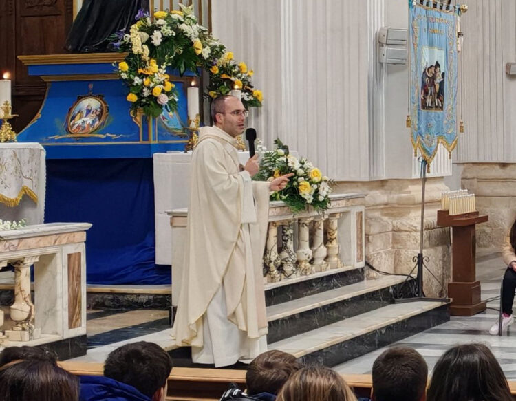 Ispica, venerdì arriva don Maurizio Patriciello: il prete coraggio della terra dei fuochi