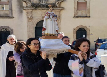 Gesù Bambino di Praga a Ragusa, domenica è festa: dal coro Mariele Ventre ai Clown Dottori