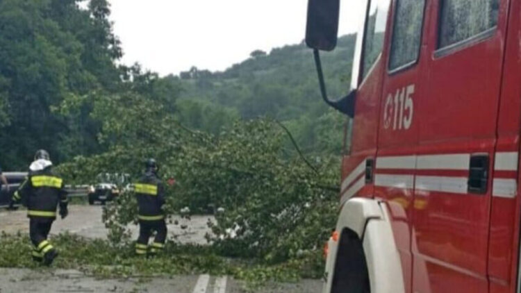 Ciclone, maltempo nel Nisseno: 60 interventi danni e allagamenti