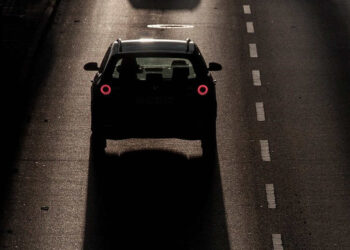 Catania, malore improvviso alla guida: si schianta contro altra auto e muore