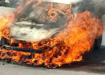 Marina di Modica, a fuoco una Ford Fiesta