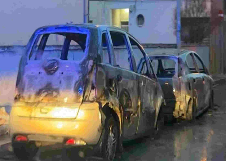 Incendio di due auto oggi a Pozzallo