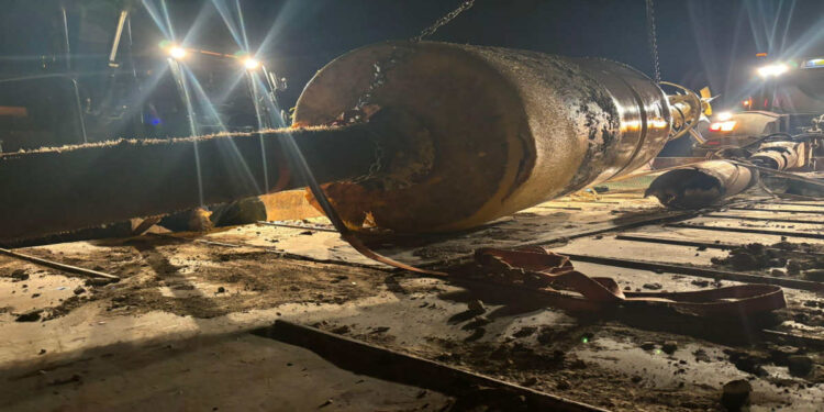 Rimossa la boa spiaggiata a Costa di Carro di Sampieri