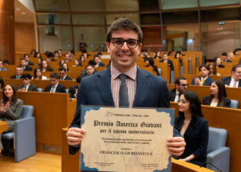 Il laureato ragusano Francesco Giurdanella riceve il Premio America Giovani