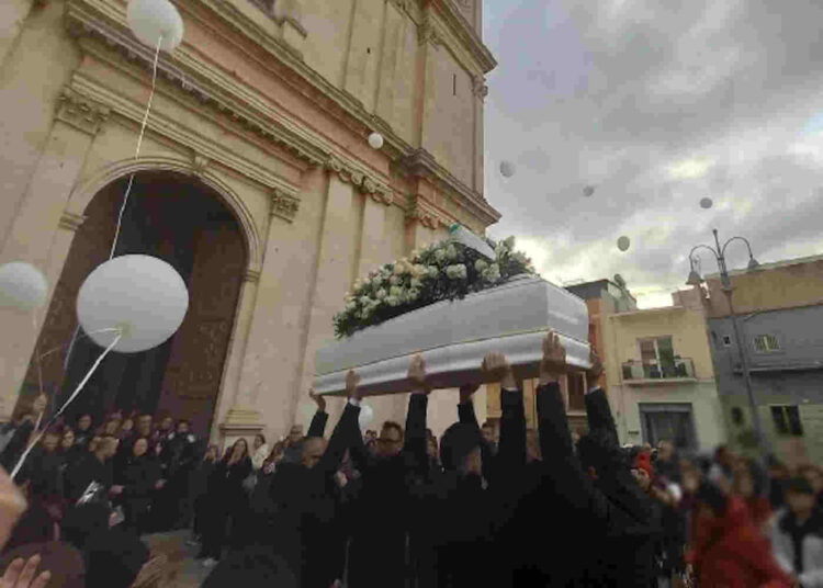Acate, celebrati i funerali di Gianmarco campagnolo: aveva 13 anni