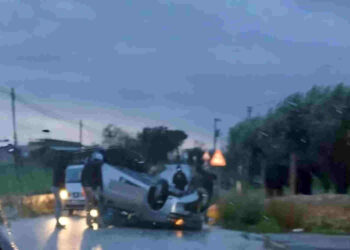 Incidente, auto si ribalta sulla provinciale che da Scicli conduce a Sampieri