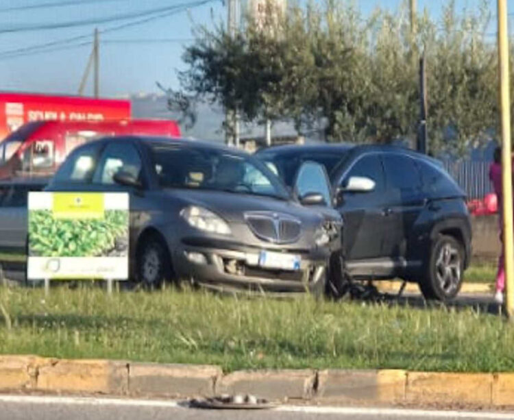 Incidente oggi a Vittoria: due feriti