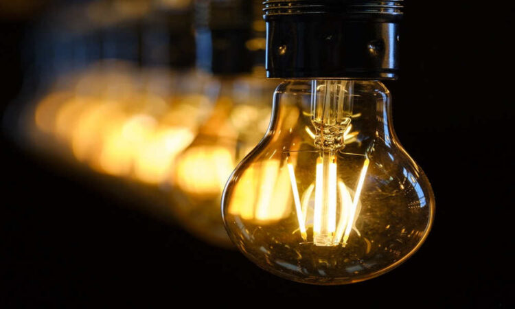 Sicilia aumentano consumi di energia, nuovo rincaro delle bollette: costituire le Cer