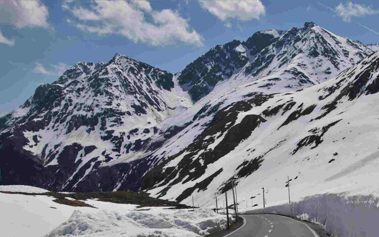 Caos a Piano Battaglia, tanti automobilisti senza catene