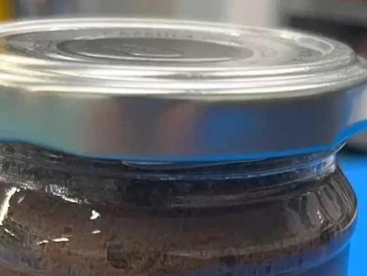 Avviso Ministero della Salute, richiamo per alcuni lotti di patè di olive: ecco quali