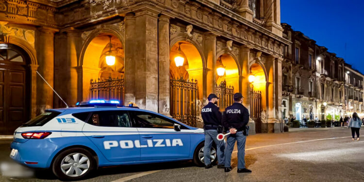 Catania, in giro nelle zone della movida con un coltello di 17 cm: denunciato 37enne di Vittoria