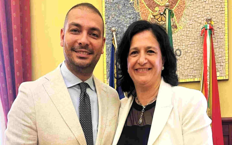 Tentato furto con spaccata a Comiso: solidarietà del sindaco e assessore