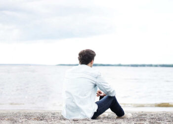 Proteine della solitudine: il legame tra isolamento sociale e salute