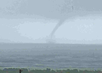 Tromba marina nel mare di Sampieri