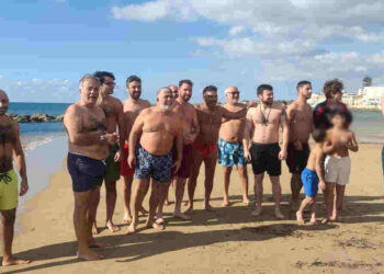 Scicli, tuffo di Capodanno 2025 nel mare di Donnalucata