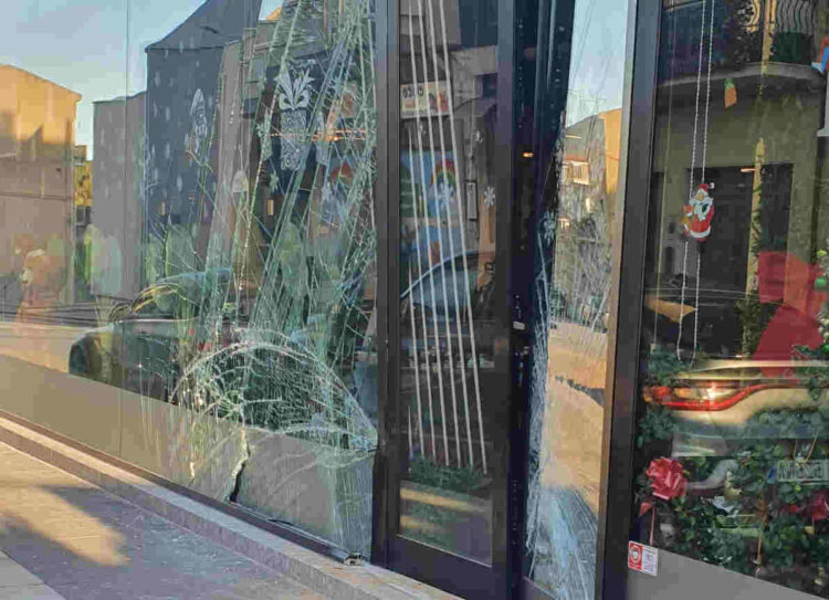 Ancora furti a Vittoria: spaccata al Kay Sushi: ingenti danni
