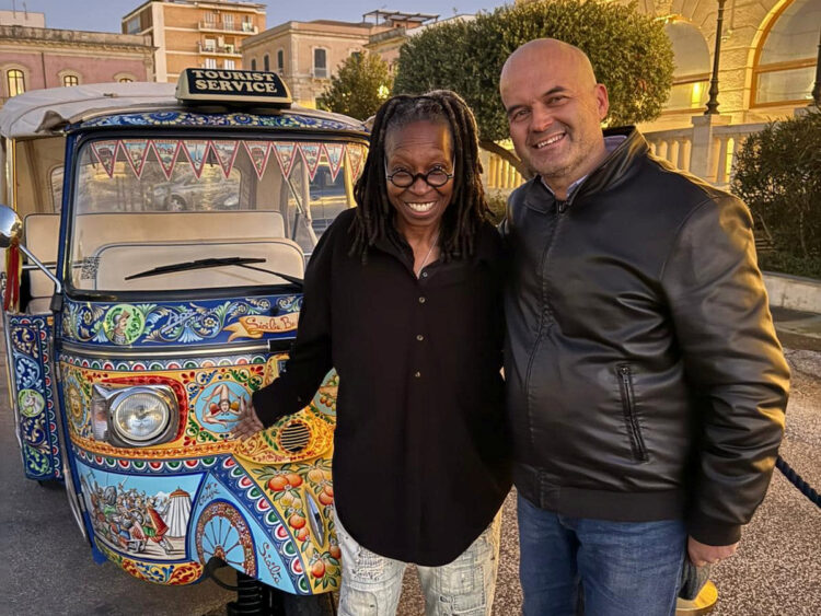 Whoopi Goldberg in vacanza a Siracusa, Ortigia e Caltagirone
