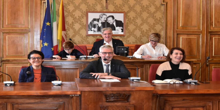 Ragusa, bambine e bambini in Consiglio Comunale: Io cittadino della mia società