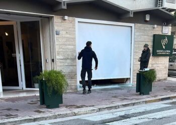 Furto con spaccata in gioielleria a Comiso, stavolta è andata male: arrestati