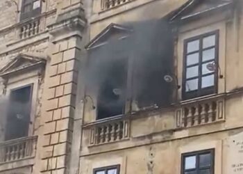 Modica, incendio al Liceo Classico: studenti evacuati