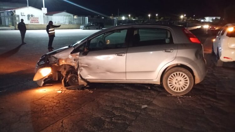 Incidente Vittoria, scontro tra auto sulla Sp 16: 2 feriti