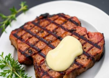 Dieta Carnivora per dimagrire, come funziona e cosa si mangia: menù settimanale