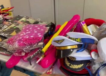 Caltanissetta, sequestrati 16 mila articoli di Carnevale non sicuri