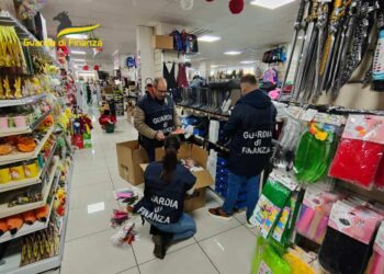 Catania: sequestrati nel calatino oltre 3.500 articoli di Carnevale