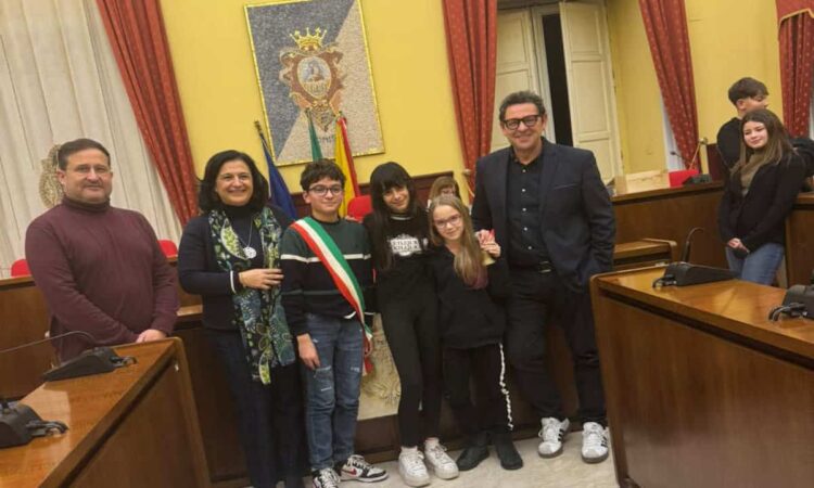 Comiso, baby giunta sia con 7 assessori