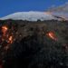 Etna eruzione, appello: rispettate la distanza di sicurezza di 300-500 metri dalla colata lavica