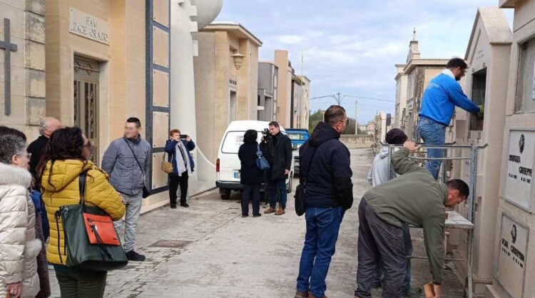 Comiso, l'ultimo saluto a Maria Melilli: la donna trovata mummificata in casa: morta nel 2023