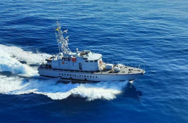 Palermo: yacht navigava con 35 mila euro a bordo non dichiarati