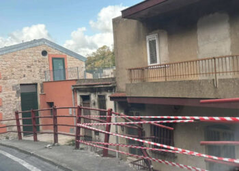 Incidente Modica, auto fa un volo di 10 metri in via Nazionale
