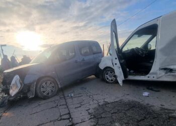 Incidente a Vittoria, scontro tra auto e furgone: 2 feriti