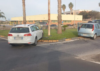 Incidente alla rotonda della Fontana della Pace a Vittoria: una donna ferita