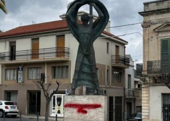 Danneggiato il monumento alla Resistenza a Ispica: la condanna dell'ANPI