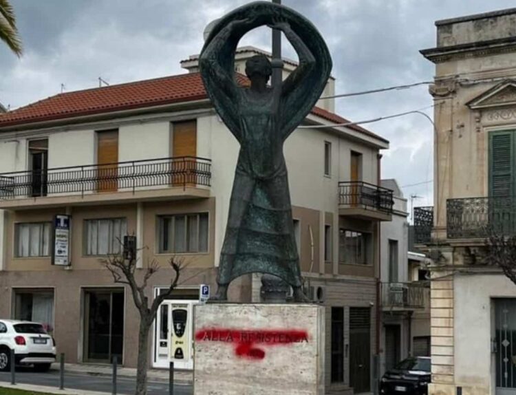 Danneggiato il monumento alla Resistenza a Ispica: la condanna dell'ANPI