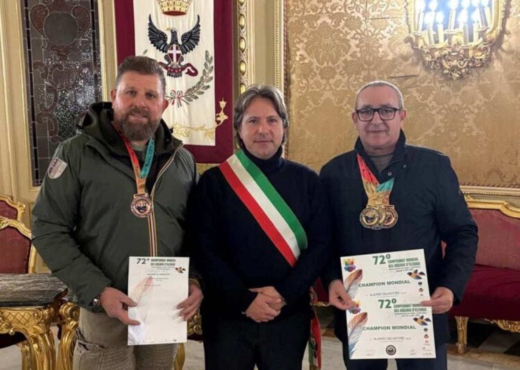 Noto celebra i suoi campioni: titoli mondiali al Campionato del Mondo di Ornitologia 2025 in Portogallo