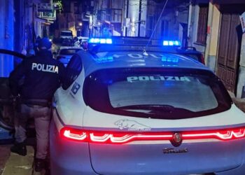 Comiso, aggredisce i poliziotti intervenuti in casa: arrestato