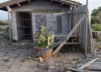 Cava d’Ispica, il Giardino di Baravitalla devastato dai vandali