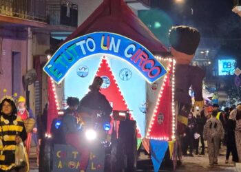 Carnevale a Giarratana: oggi la sfilata dei gruppi mascherati e dei carri allegorici