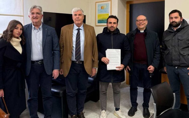 Riapertura Guardia medica a Ragusa Ibla, consegnate oltre 2.000 firme al direttore Asp