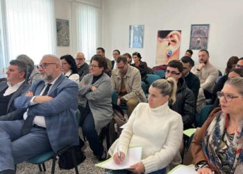 Gli strumenti di lavoro degli agenti immobiliari in un momento di formazione Fimaa Ragusa