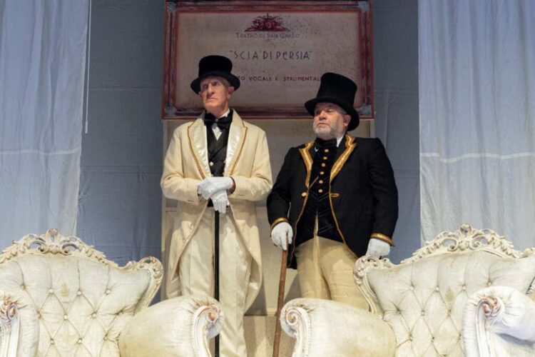 Toti e Totino a Comiso con Miseria e nobiltà