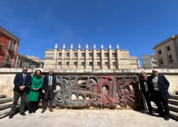 Ragusa, si restaurano le opere di Carmelo Cappello di Piazza Matteotti
