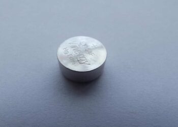 Bimba di 1 anno ingerisce batterie a bottone, rimosse