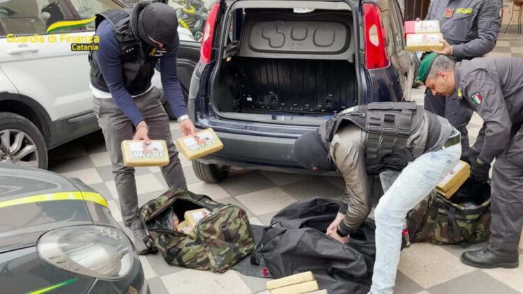 Catania, 6 misure cautelari: sequestrati denaro e beni per 7,7 milioni di euro