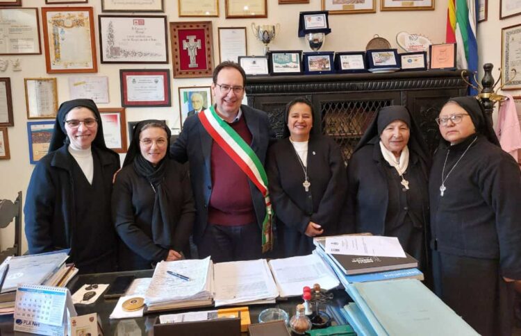 Gangi, suor Carolina diventa cittadina italiana