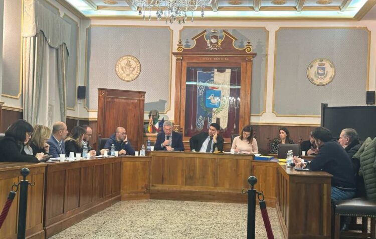 Santa Croce Camerina, approvato in Consiglio il Piano di Utilizzo del Demanio Marittimo